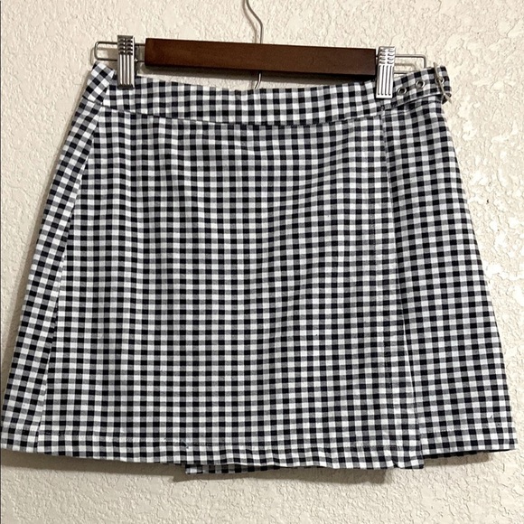 Forever 21 Dresses & Skirts - Forever 21  Girl plaided Skirt